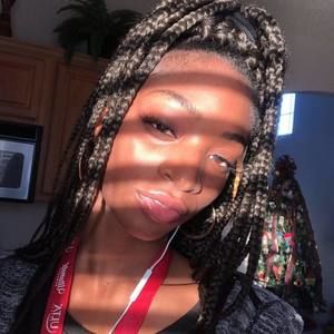 Meet your Posher, Jacqueline